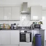 Fantastic Apartments London, Chiswick With Free Parking